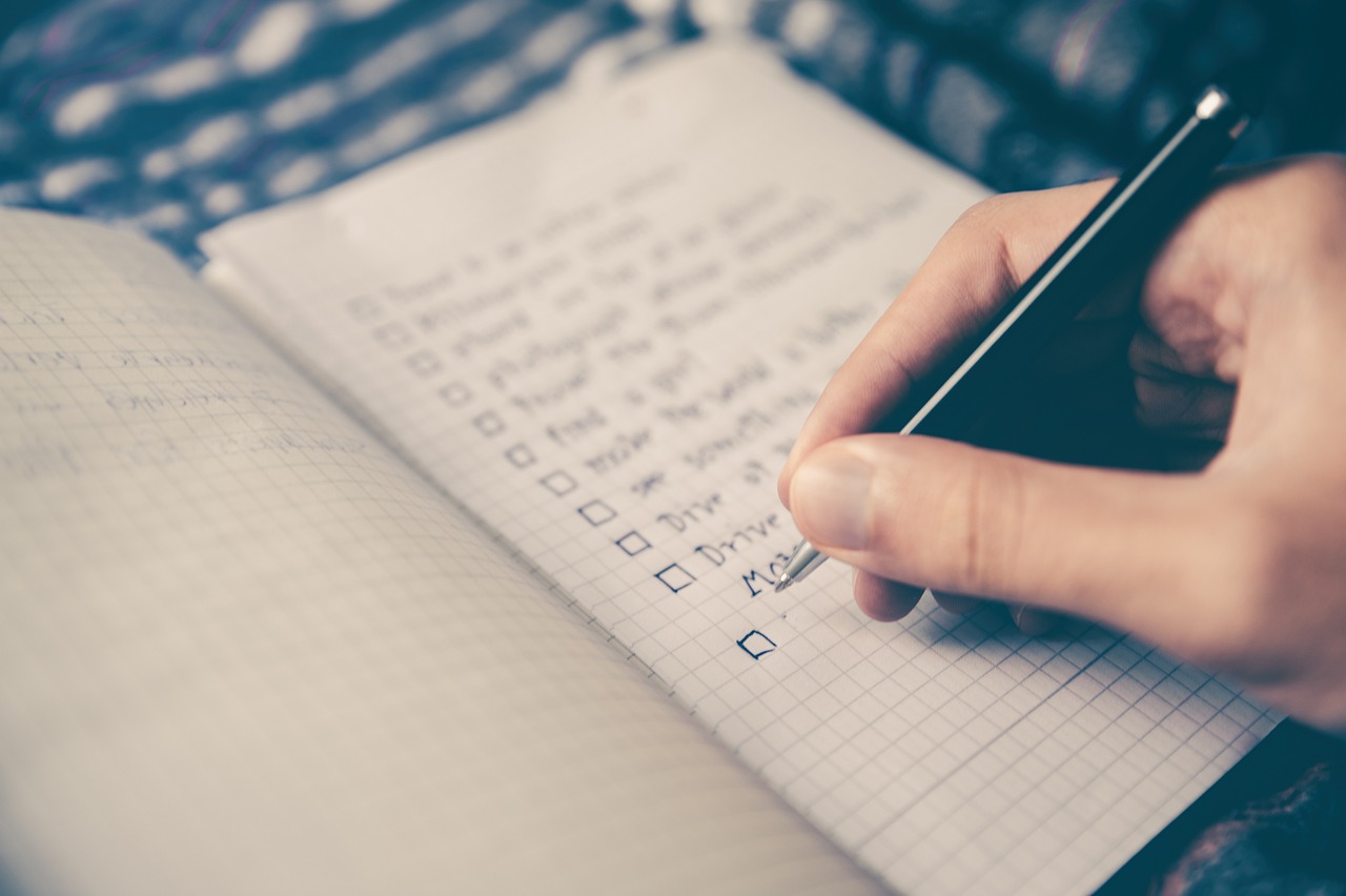 Year-End Checklist – What to Submit to Your Accountant